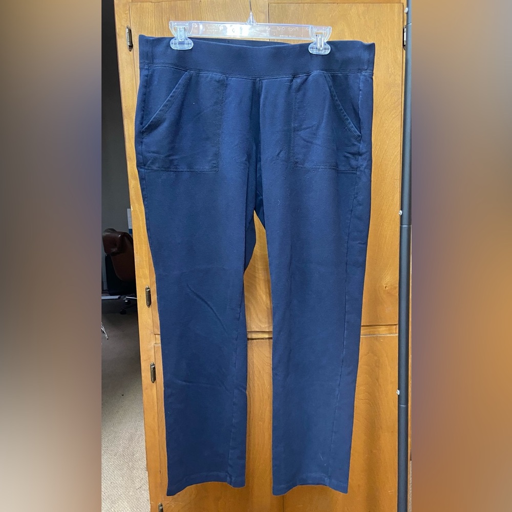 St. John's Bay Active Women’s Navy Ankle-Length Pants, Size Large